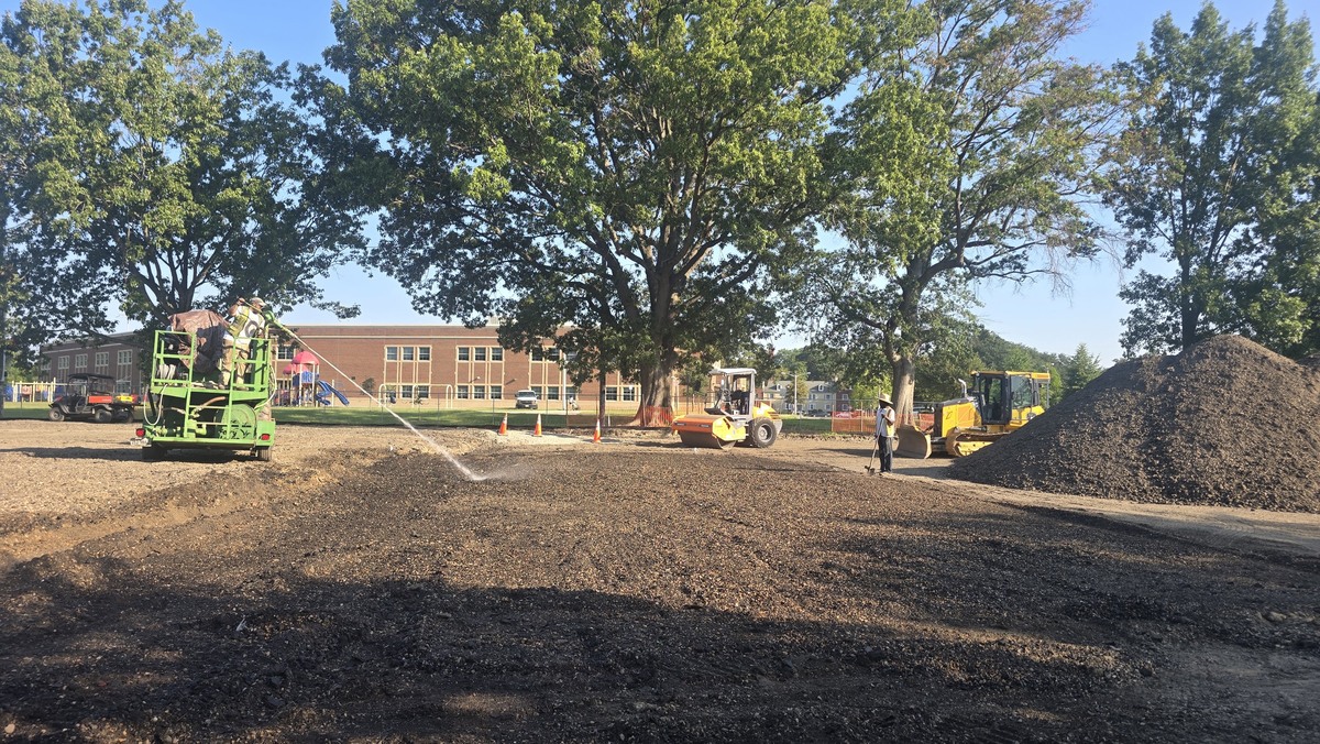 Progress: reconstruction equipment at work